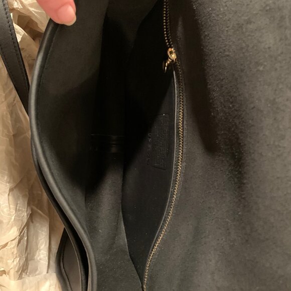 *HP* Coach City Bag with shoulder strap. NWOT - Picture 5 of 12